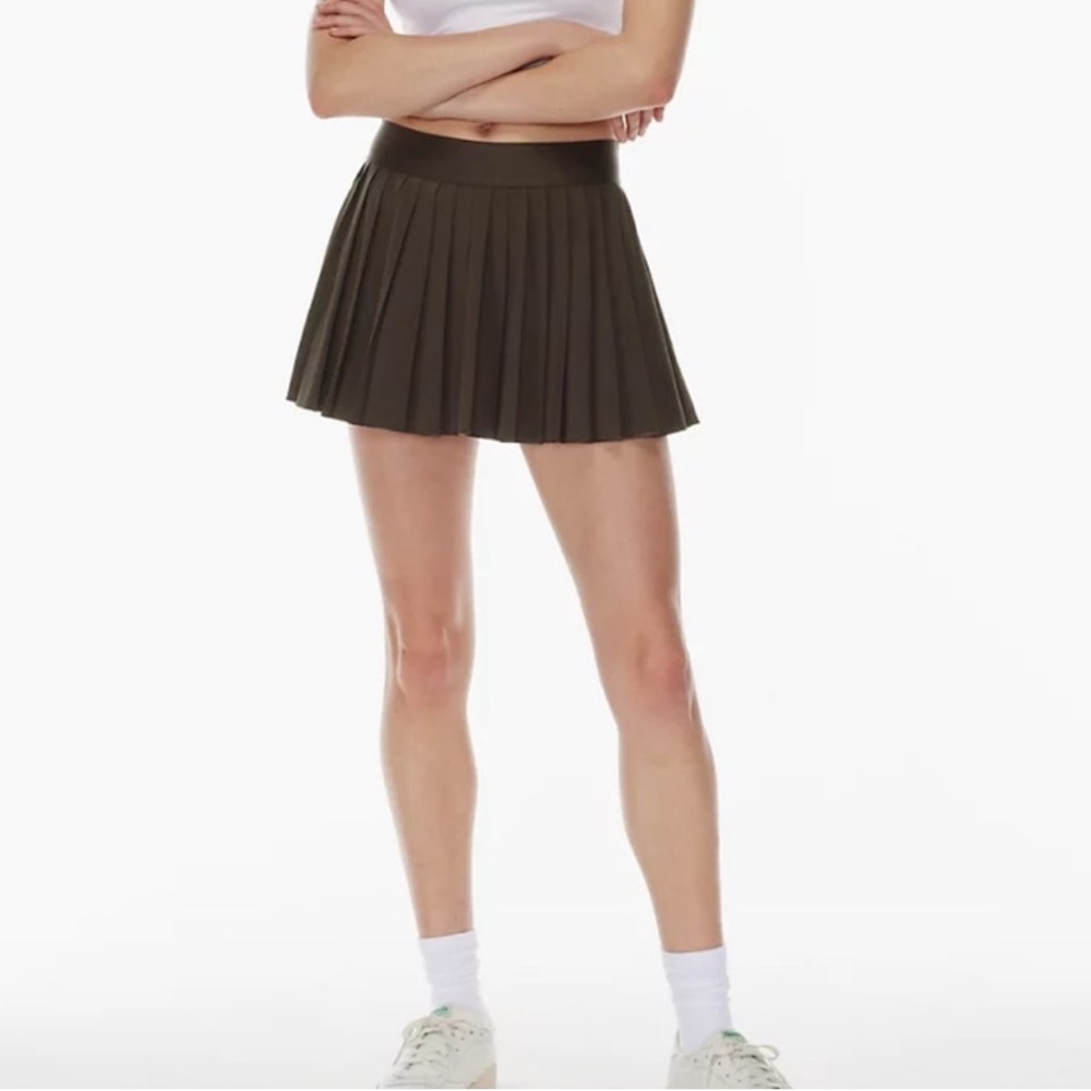 Aritzia tnamove tennis skirt